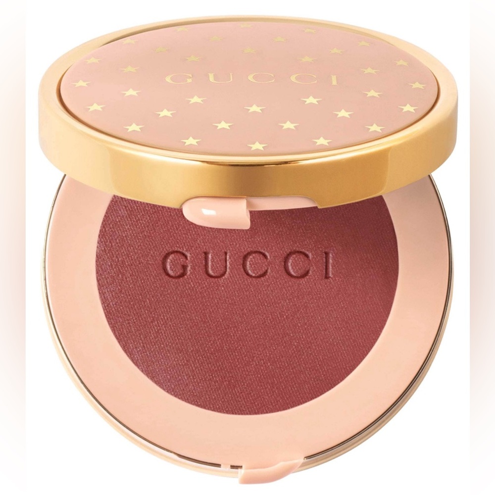 Gucci
Luminous Matte Beauty Blush.     Color:06 Warm Berry